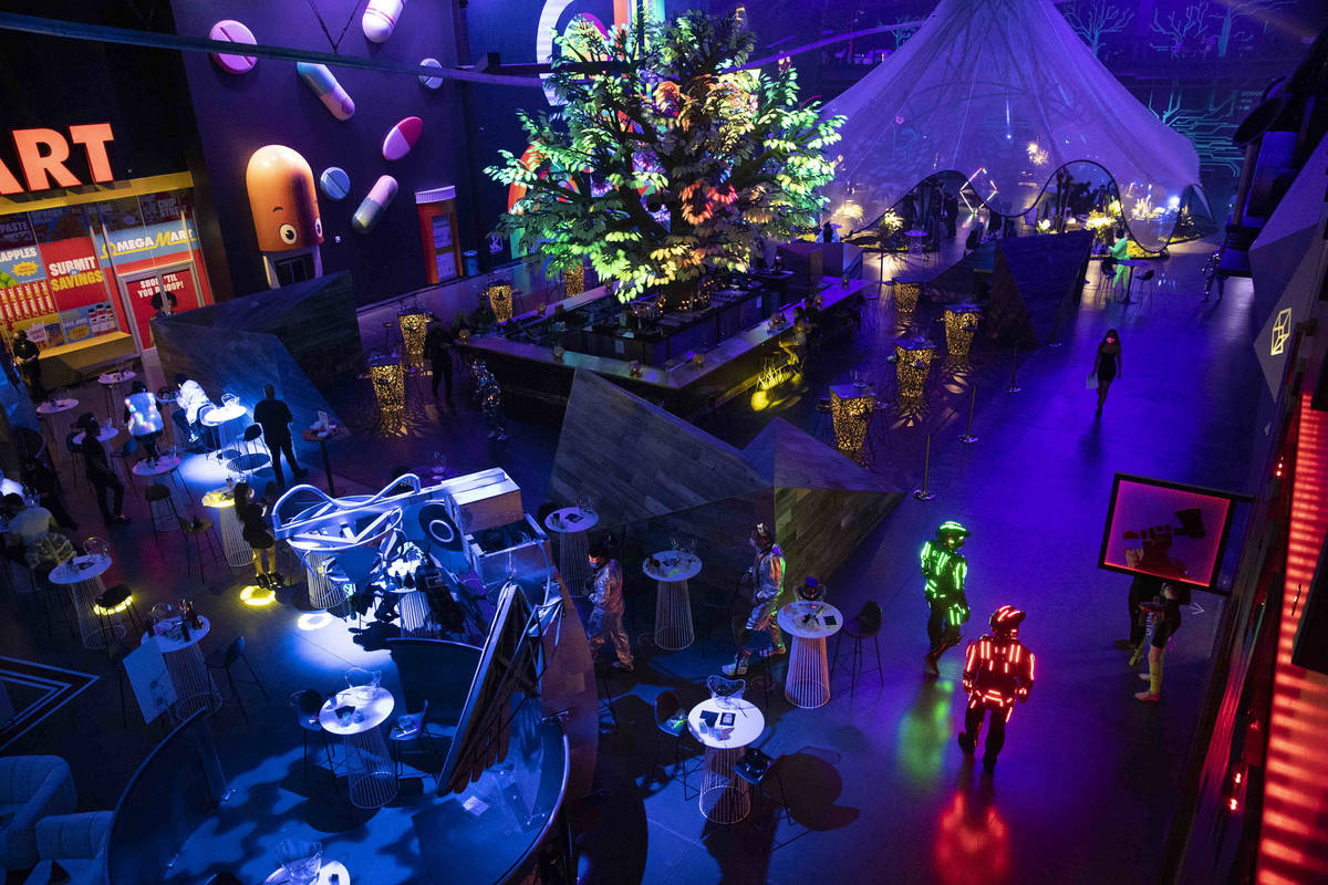 Verduzco illuminate New Year’s Eve 202 in Las Vegas — PHOTOS | Las Vegas Review-Journal