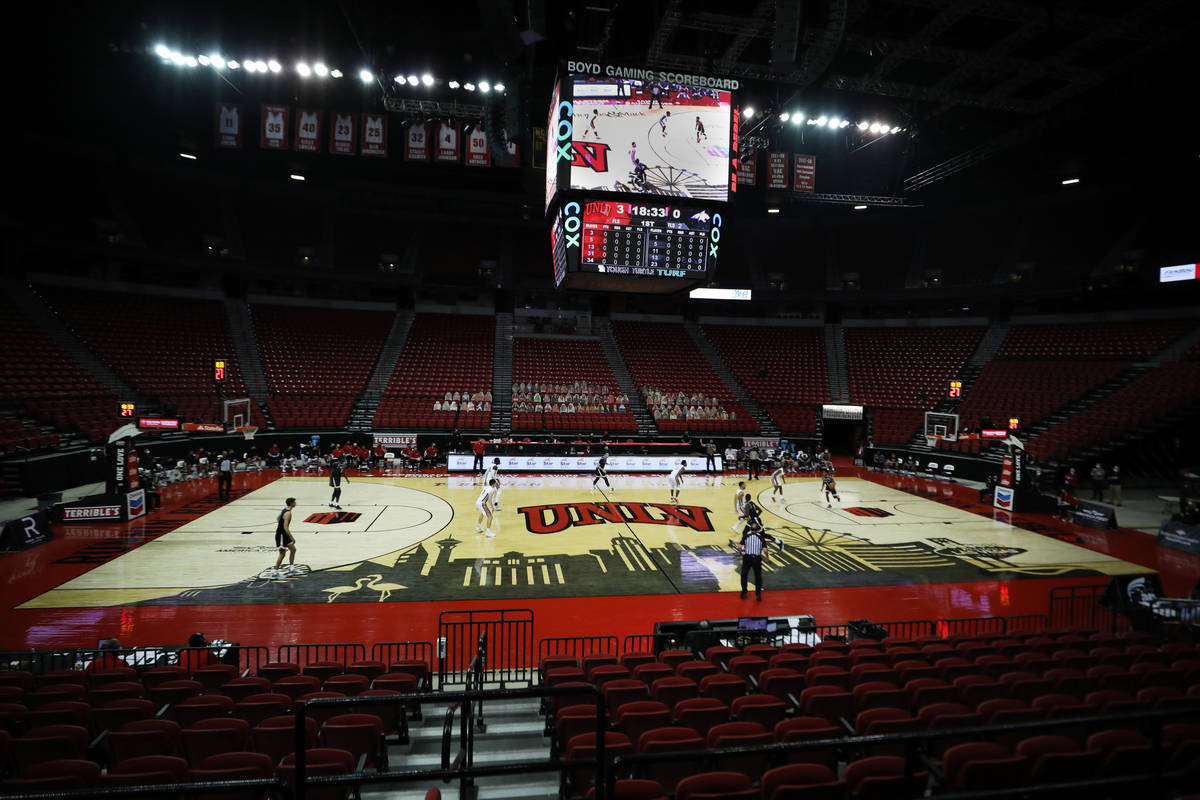 UNLV Rebels against Montana State Bobcats during the first half of the season opener at the Tho ...