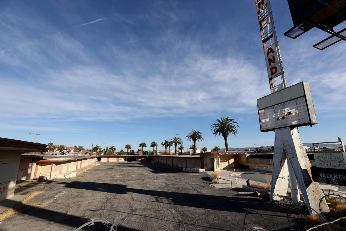 The boarded-up White Sands Motel at 3889 Las Vegas Blvd. on the south Strip Monday, Jan. 11, 20 ...