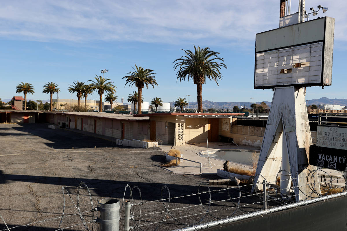 The boarded-up White Sands Motel at 3889 Las Vegas Blvd. on the south Strip Monday, Jan. 11, 20 ...
