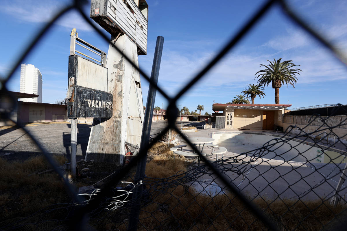 The boarded-up White Sands Motel at 3889 Las Vegas Blvd. on the south Strip Monday, Jan. 11, 20 ...