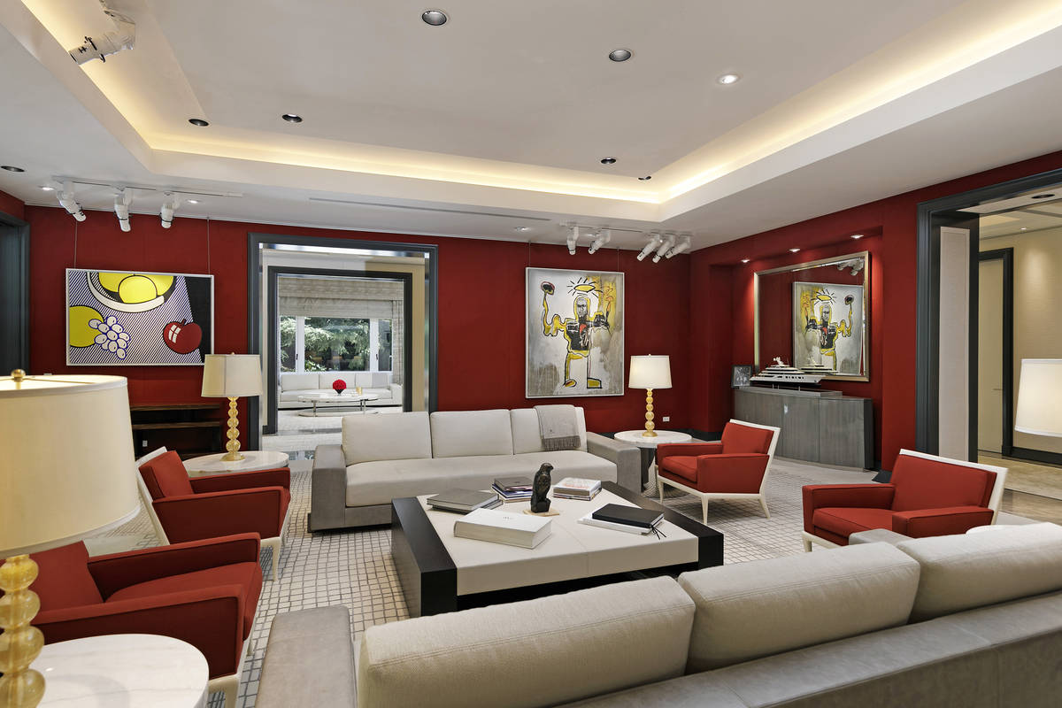 Casino developer Steve Wynn is trying to sell his Beverly Hills, California, mansion, seen here ...