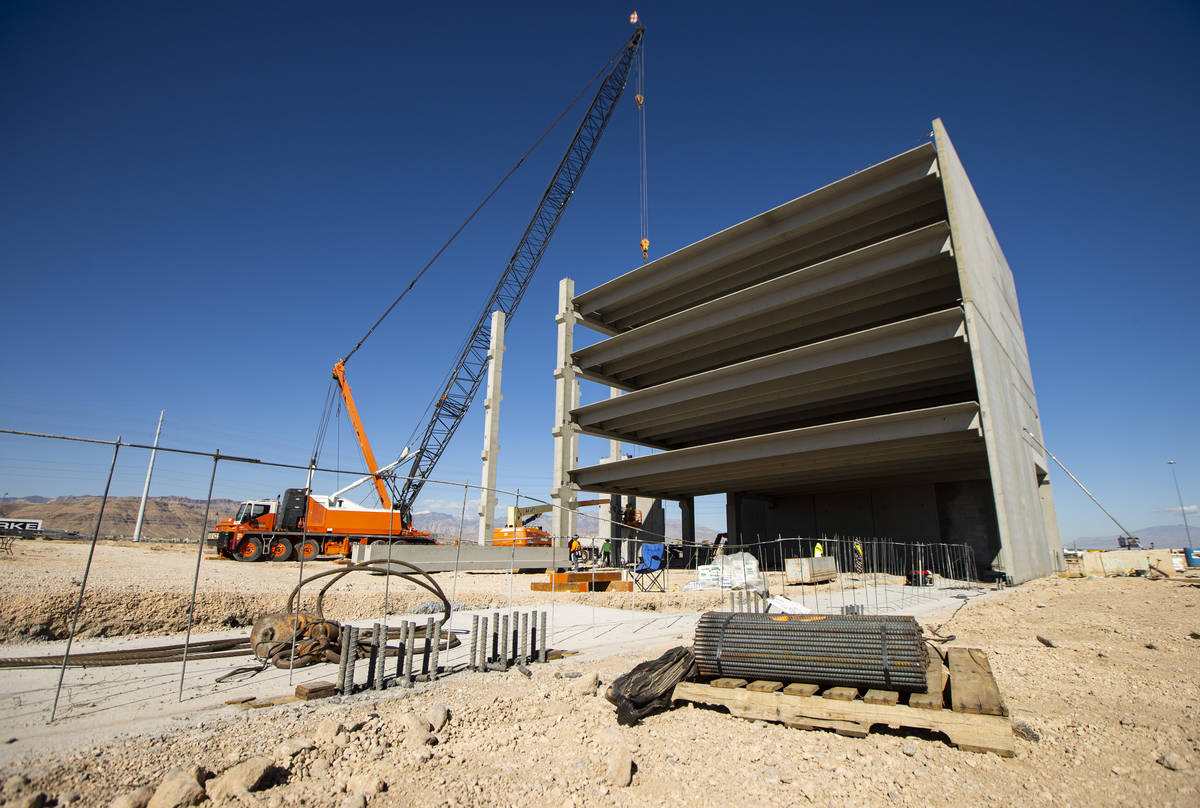 Constuction continues on the UnCommons mixed-use project in southwest Las Vegas on Wednesday, F ...