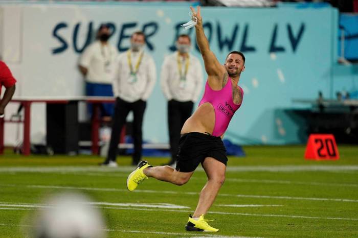 super bowl streaker bet