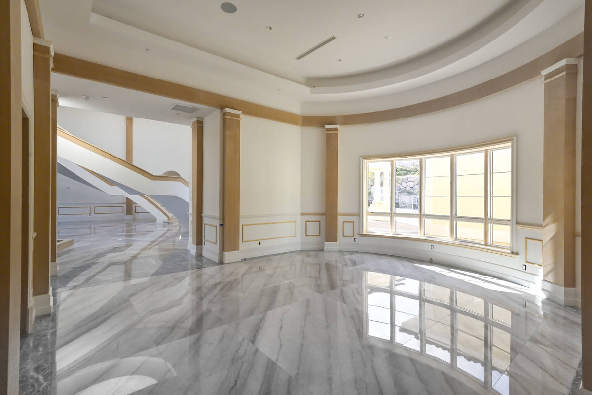 It has nine bedrooms and 12 bathrooms. (Luxurious Real Estate)