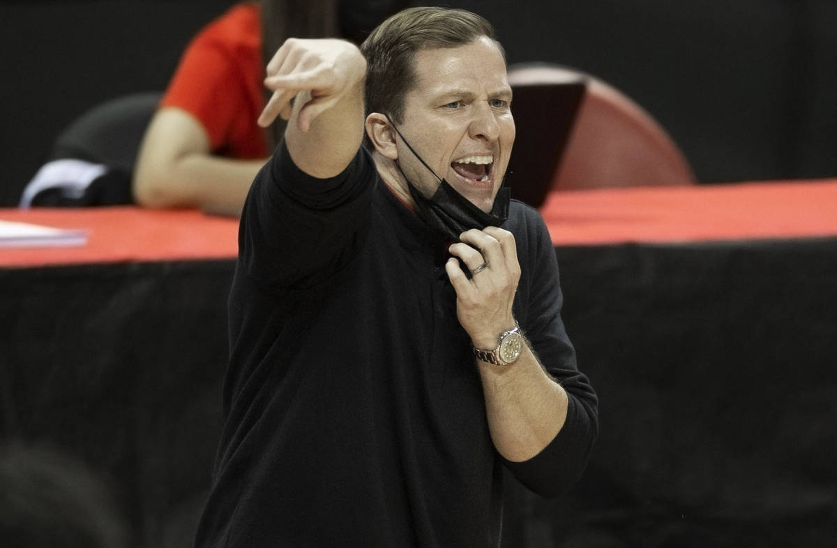 UNLV Rebels head coach T.J. Otzelberger calls a play in the second half during an NCAA menÕ ...