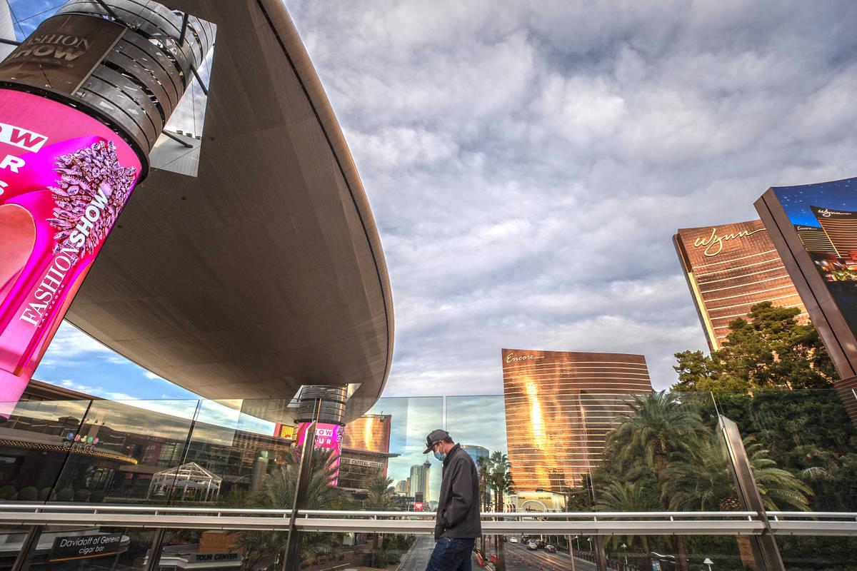 The Strip is largely empty on Thursday, Jan. 28, 2021, in Las Vegas. (Benjamin Hager/Las Vegas ...