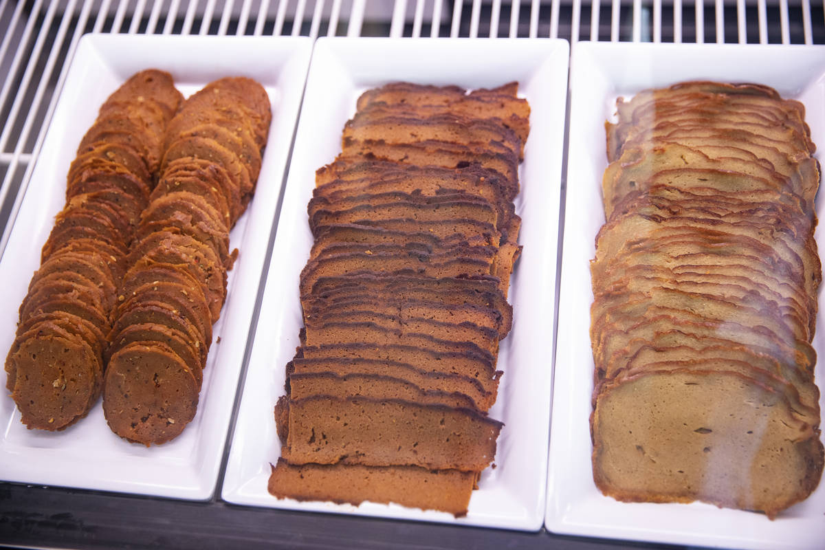 A deli case with NoPepperoni, NoBacon and NoTurkey slices at NoButcher in Las Vegas. (Erik Verd ...
