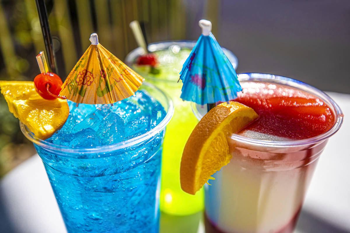 Cocktails by the pool at Park MGM on Saturday, March 6, 2021, in Las Vegas. (Benjamin Hager/Las ...