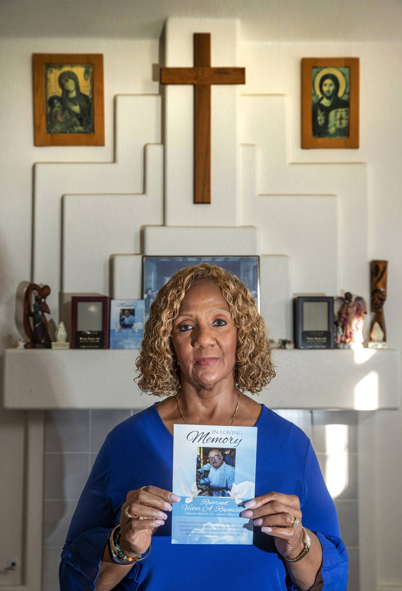 Cynthia Rapazzini holds a photo of her late husband, Victor. (L.E. Baskow/Las Vegas Review-Jour ...