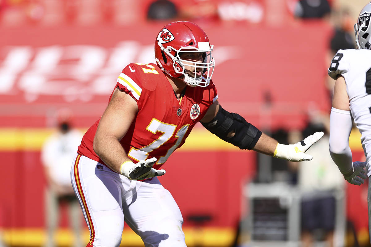 Kansas City Chiefs Offensive Tackle Mitchell Schwartz (71) during an NFL football game against ...