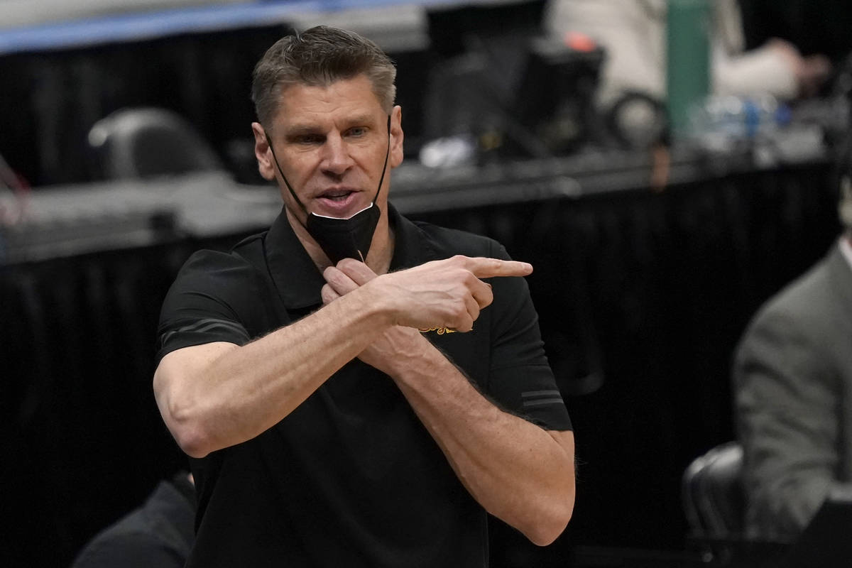 Loyola of Chicago head coach Porter Moser is seen on the sidelines during the second half of an ...