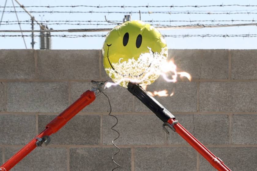 How Mylar balloons, power lines can lead to power outages — VIDEO Las