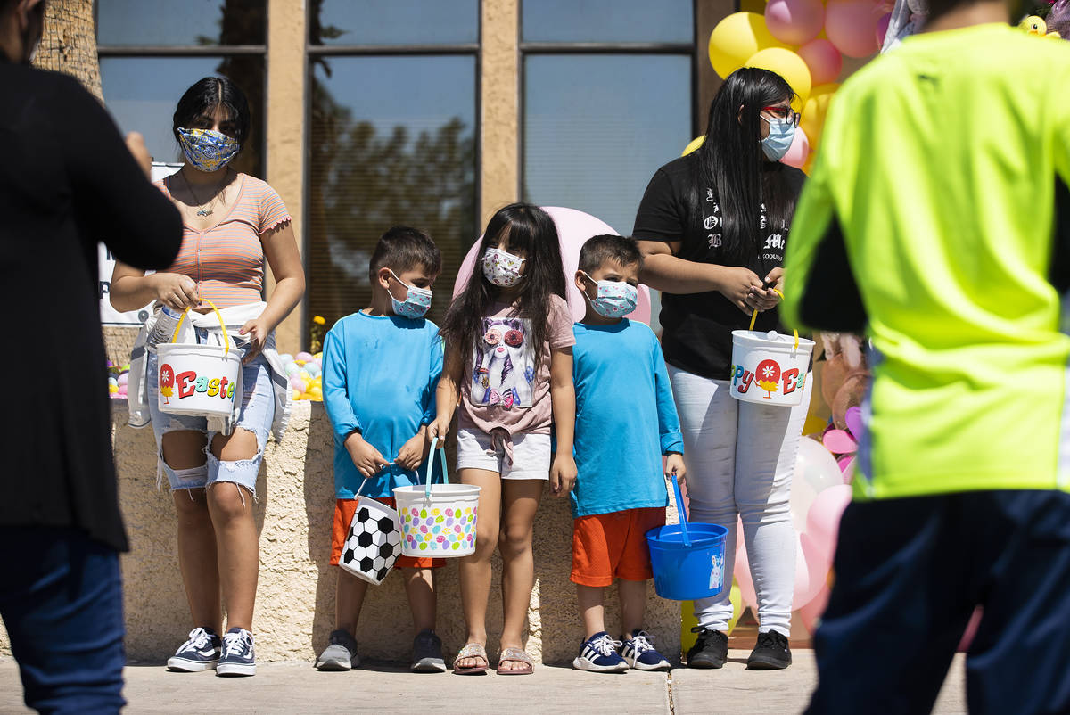 Michelle Sanchez, left, Jason Avila, Joana Sanchez, Jonathan Avila and Melani Sanchez finish co ...