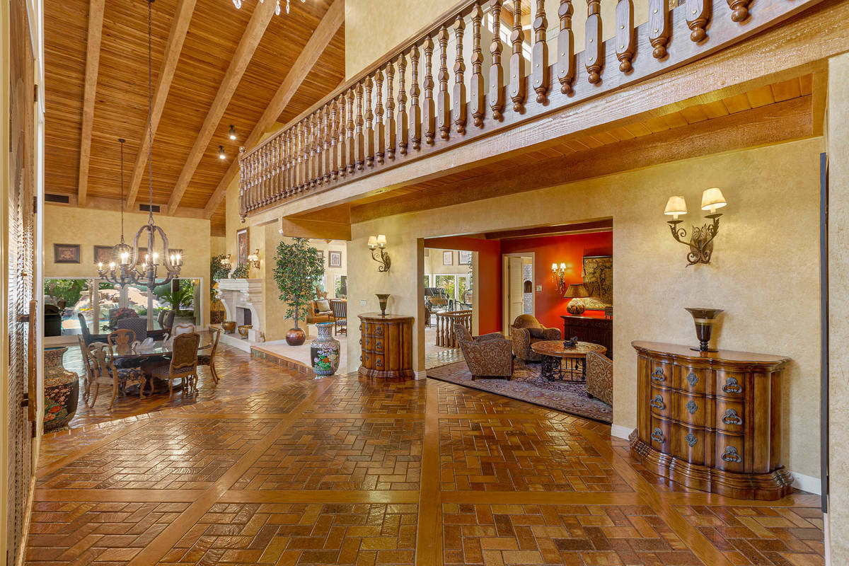 Rancho Circle home for sale offers peek into historic neighborhood ...