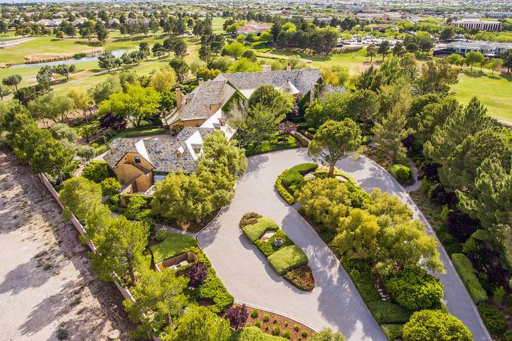 The home sits on 2.6 acres. (The Ivan Sher Group)