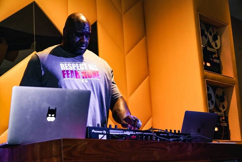 Shaquille O'Neal, aka DJ Diesel, spins at Alexxa's bar at Paris Las Vegas on Wednesday, Jan. 10 ...