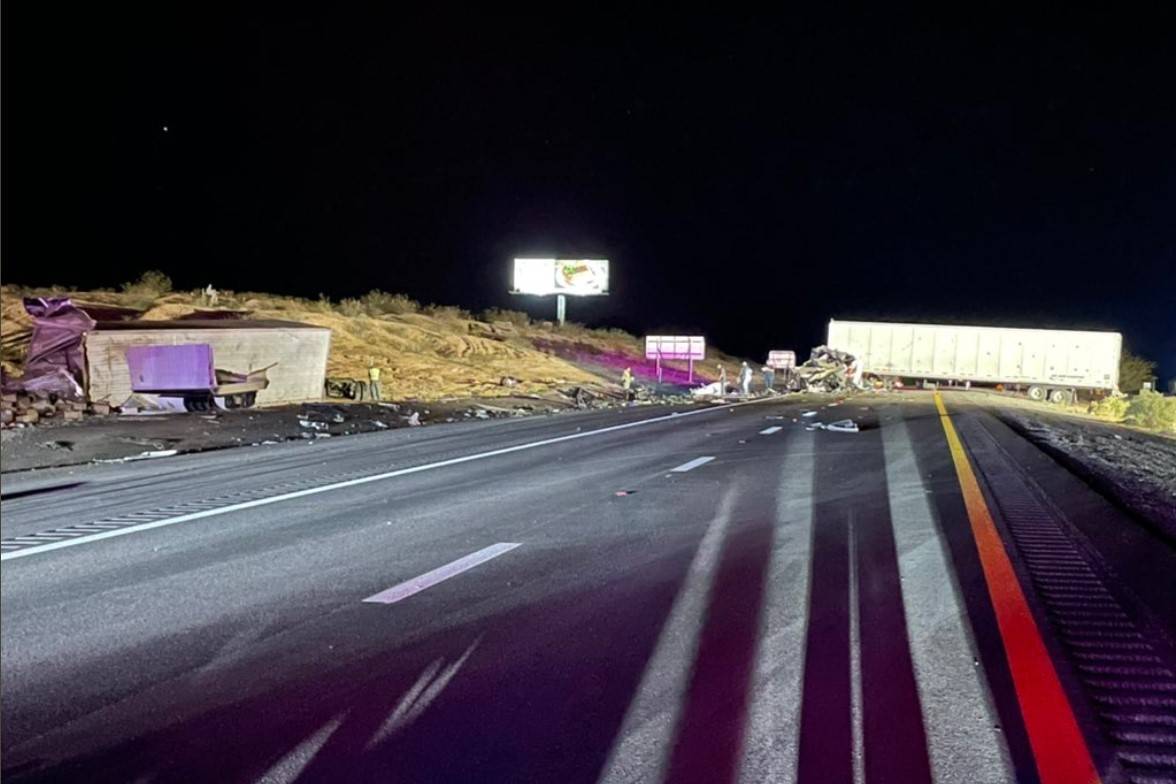 Nevada highway crash leaves at least 1 dead; I-15 shut down | Local