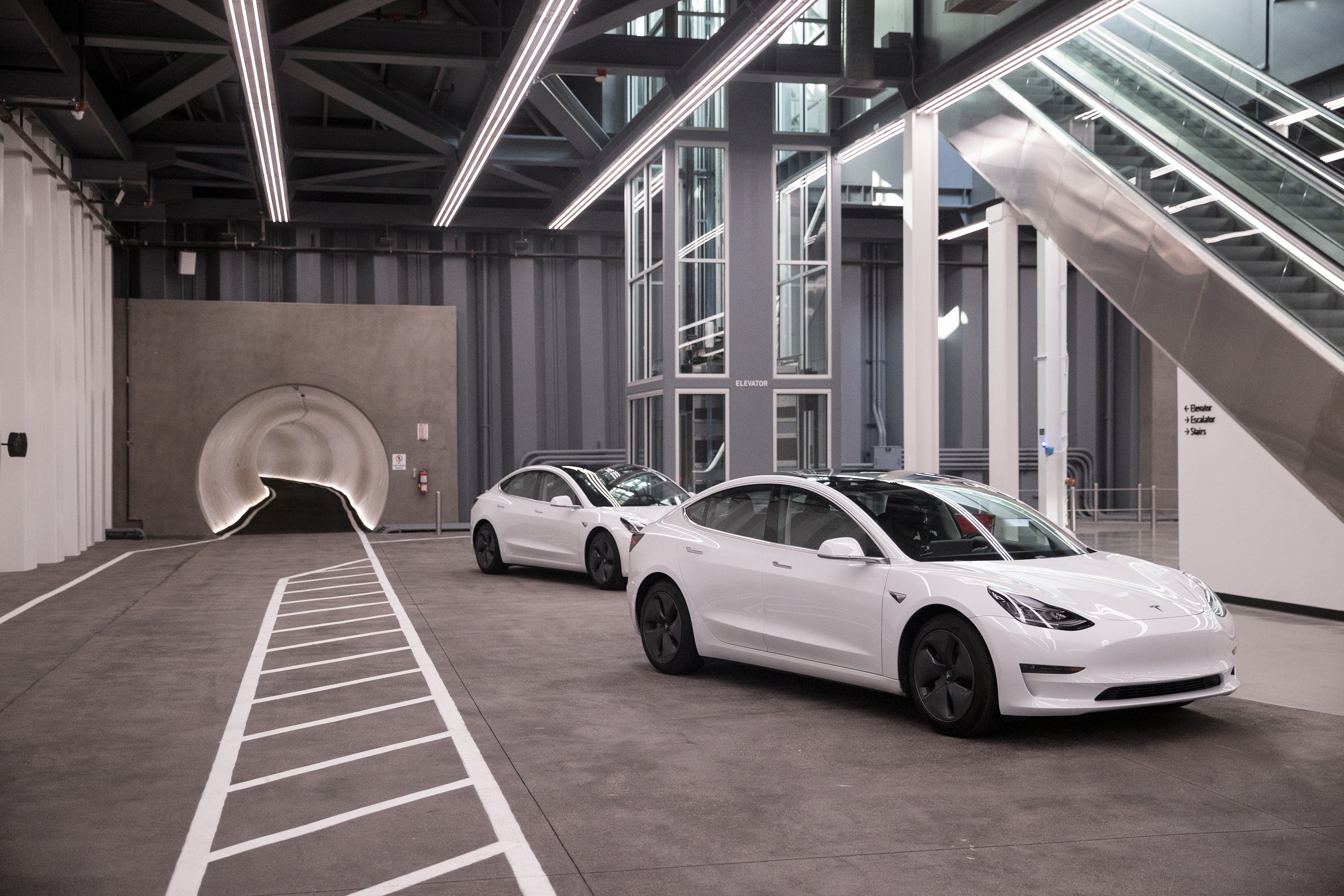 The Loop' construction complete at Las Vegas Convention Center; Tesla  vehicles to transport convention attendees underground