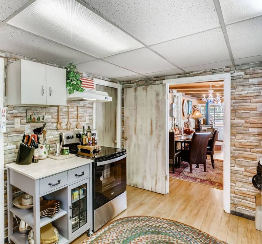 The kitchen of 4557 Yellow Pine Ave. (Virtuance)