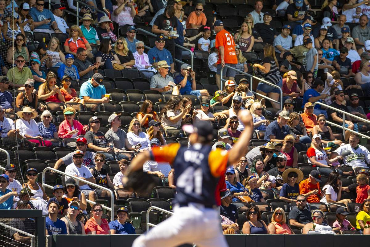 Aviators fans look on as pitcher Norge Ruiz (41) battles the Tacoma Rainiers at the Las Vegas B ...