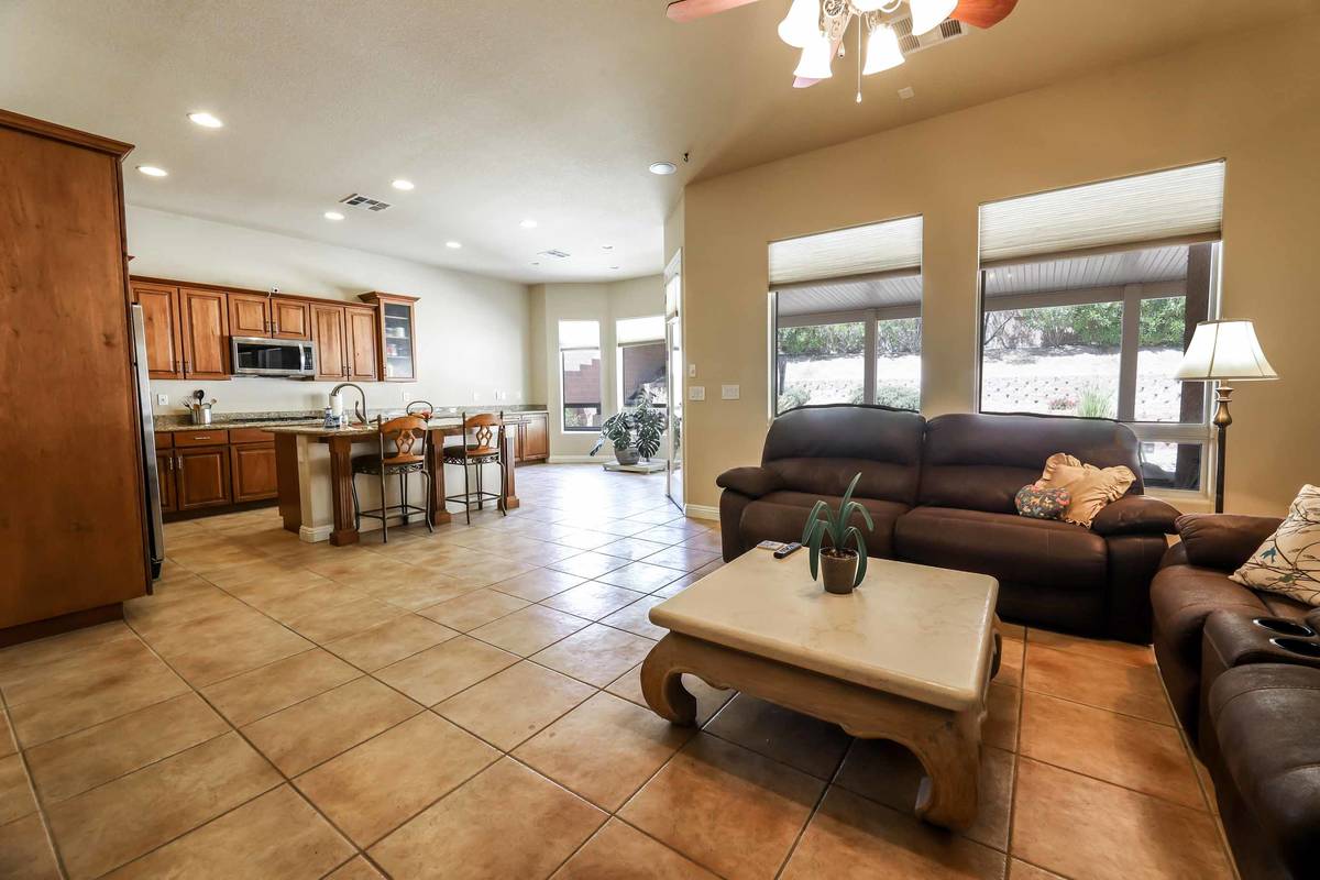 The living room at 333 Denton Springs Court in Summerlin. (SugarMill Studios)