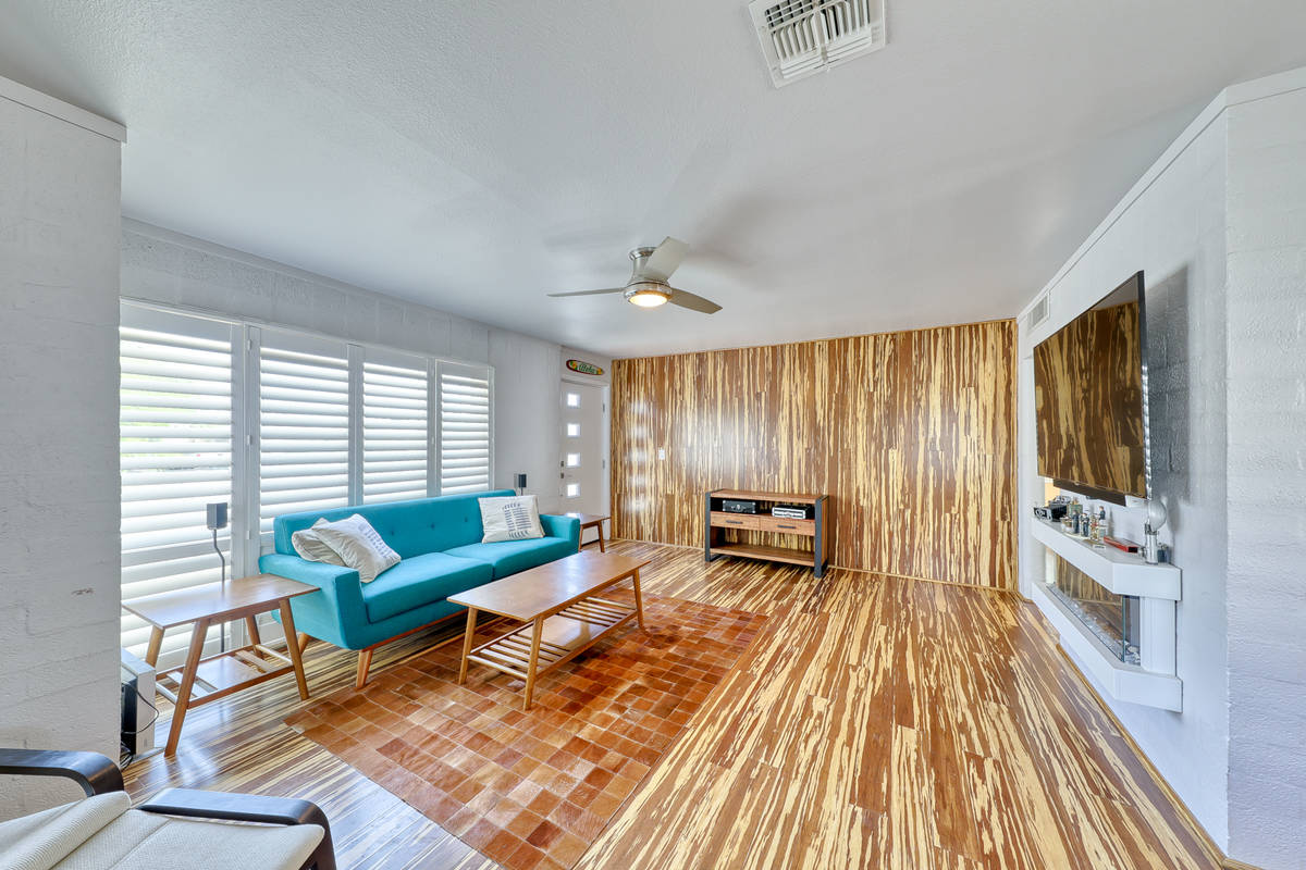 The living room of of 816 8th St. in Boulder City. (CreativeTAG Studios)