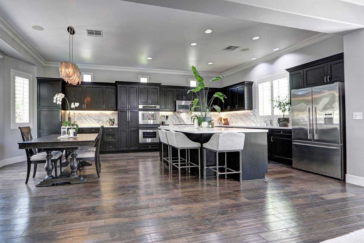 The kitchen of 10373 Burensburg Ave. (Lisa Paquette/TourFactory)