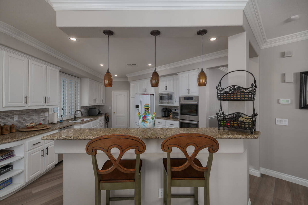 The kitchen of 8204 Taos Paseo Ave. (David Correa Photography)
