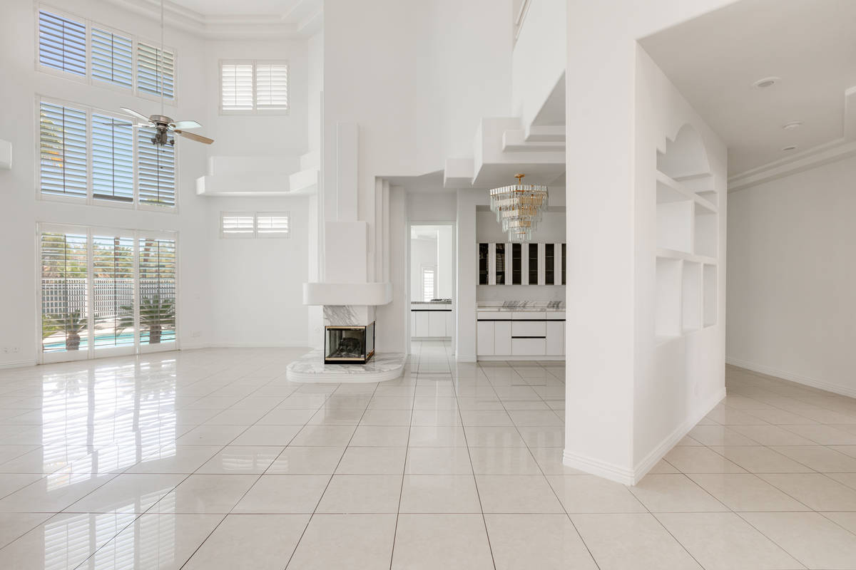 The interior of 4944 Spanish Heights Drive. (Stetson Ybarra Photography)