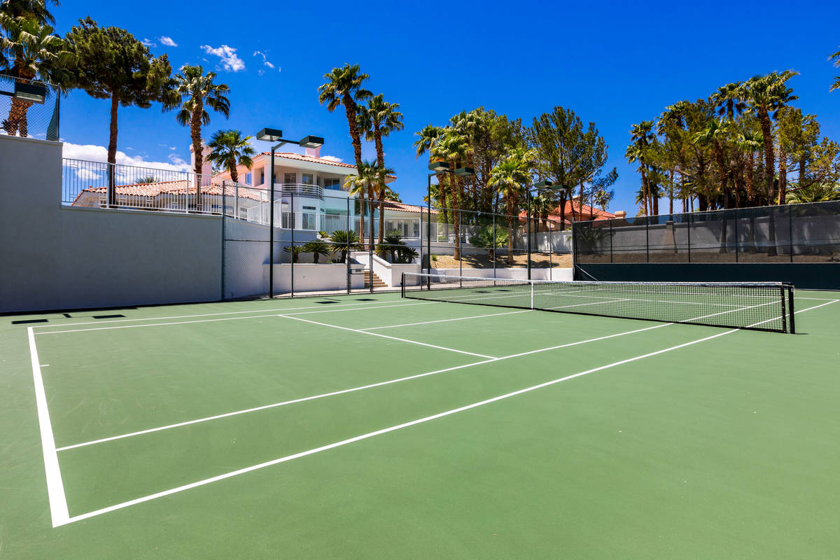 The tennis court at 4944 Spanish Heights Drive. (Stetson Ybarra Photography)