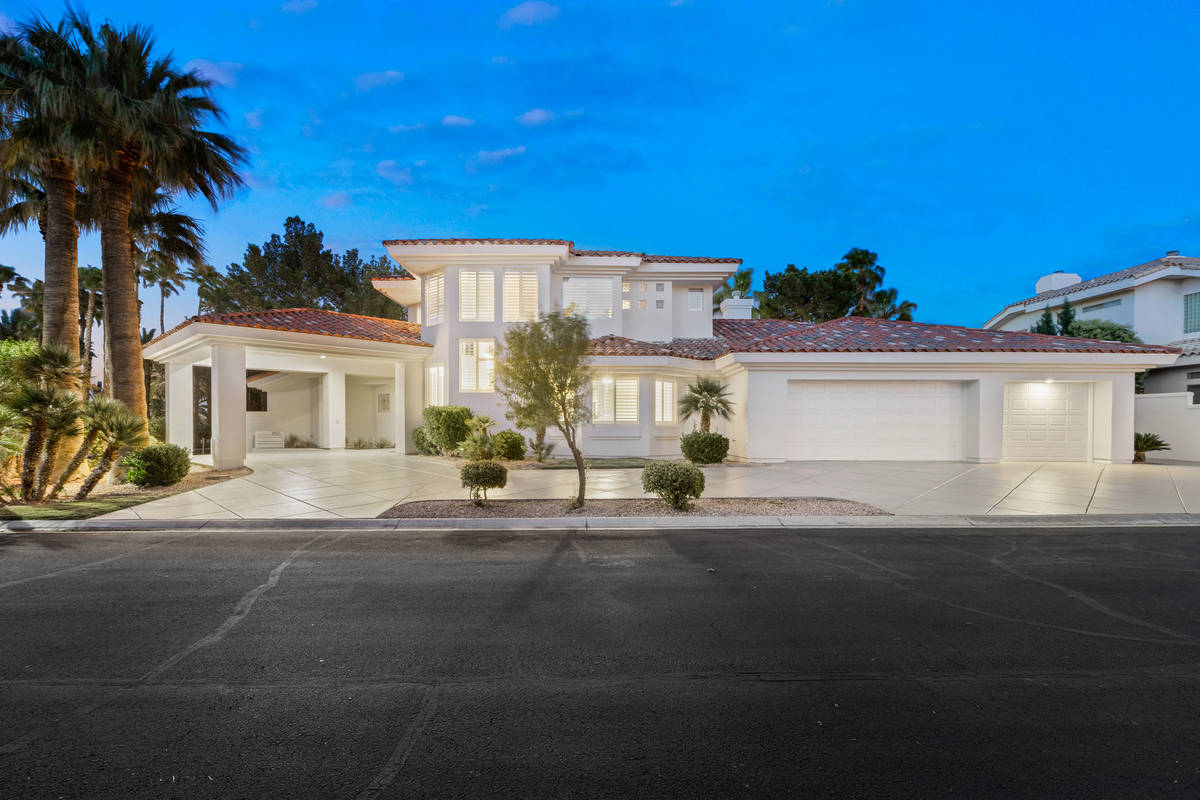 The exterior of 4944 Spanish Heights Drive. (Stetson Ybarra Photography)