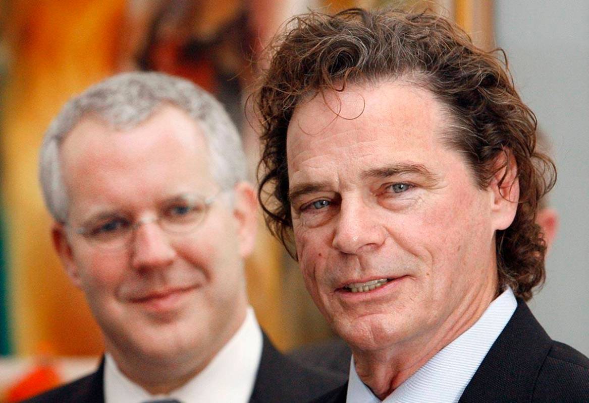 In this Wednesday, Feb. 21, 2007. file photo, Music artist B.J. Thomas speaks after Gov. Brad H ...