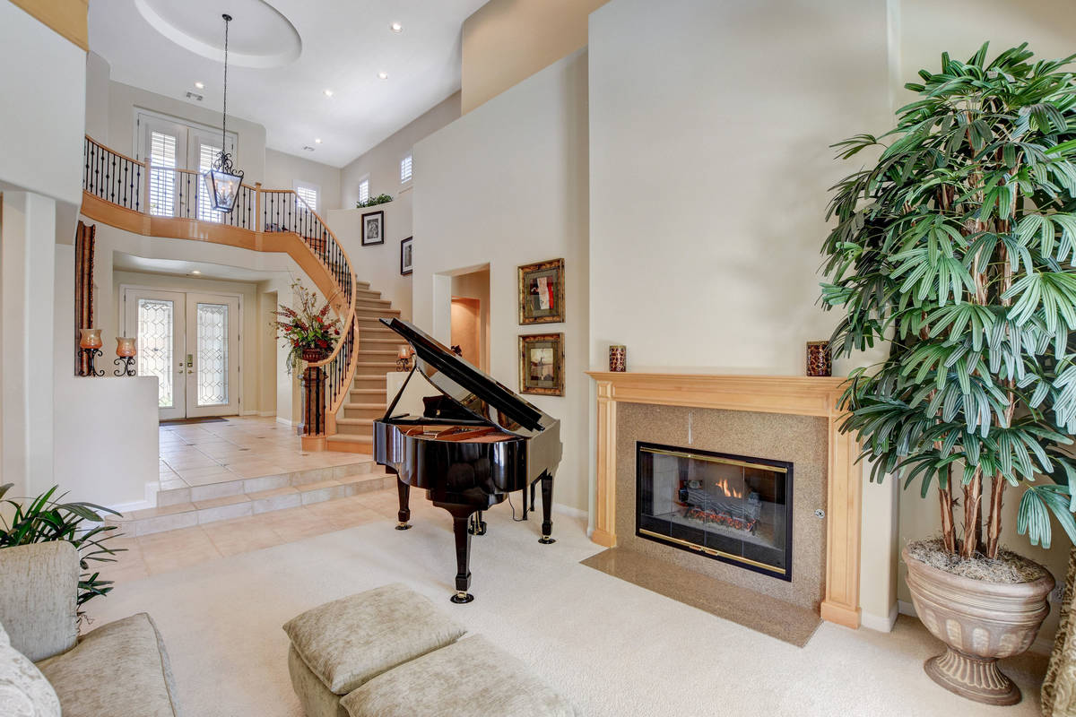 The living room of 504 Pinnacle Heights Lane. (Wild Dog Digital)