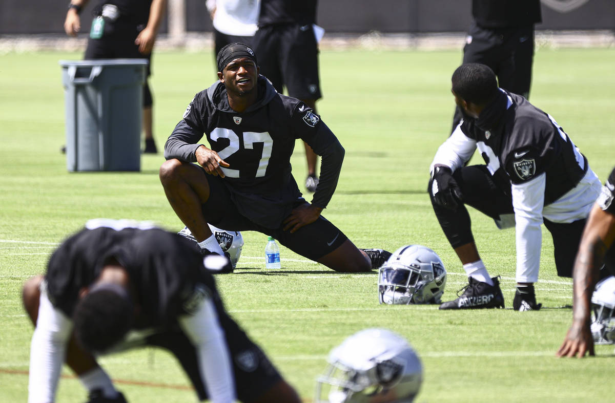 Raiders cornerback Trayvon Mullen (27) warms up during NFL football practice at Raiders headqua ...