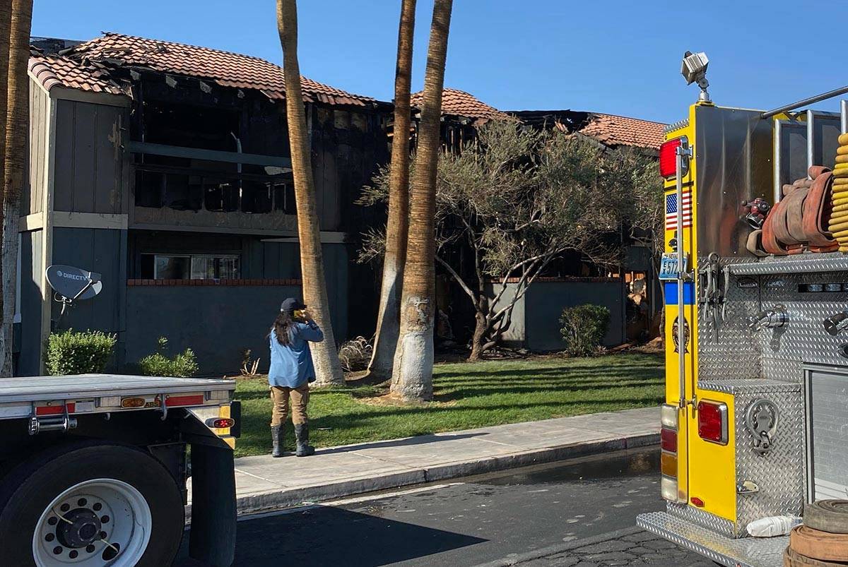 Fire at Las Vegas apartment complex leaves more than 20 displaced