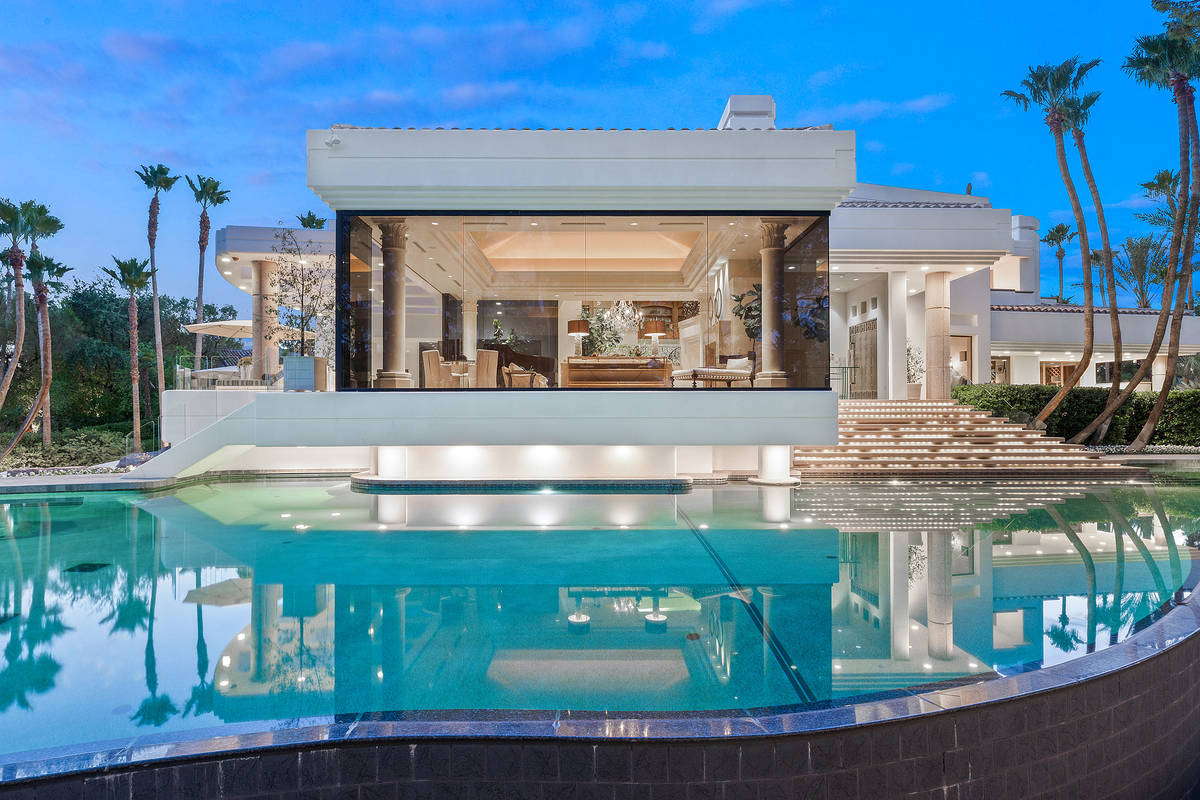 The primary pool at 93 Spanish Gate Drive. (The Ivan Sher Group)