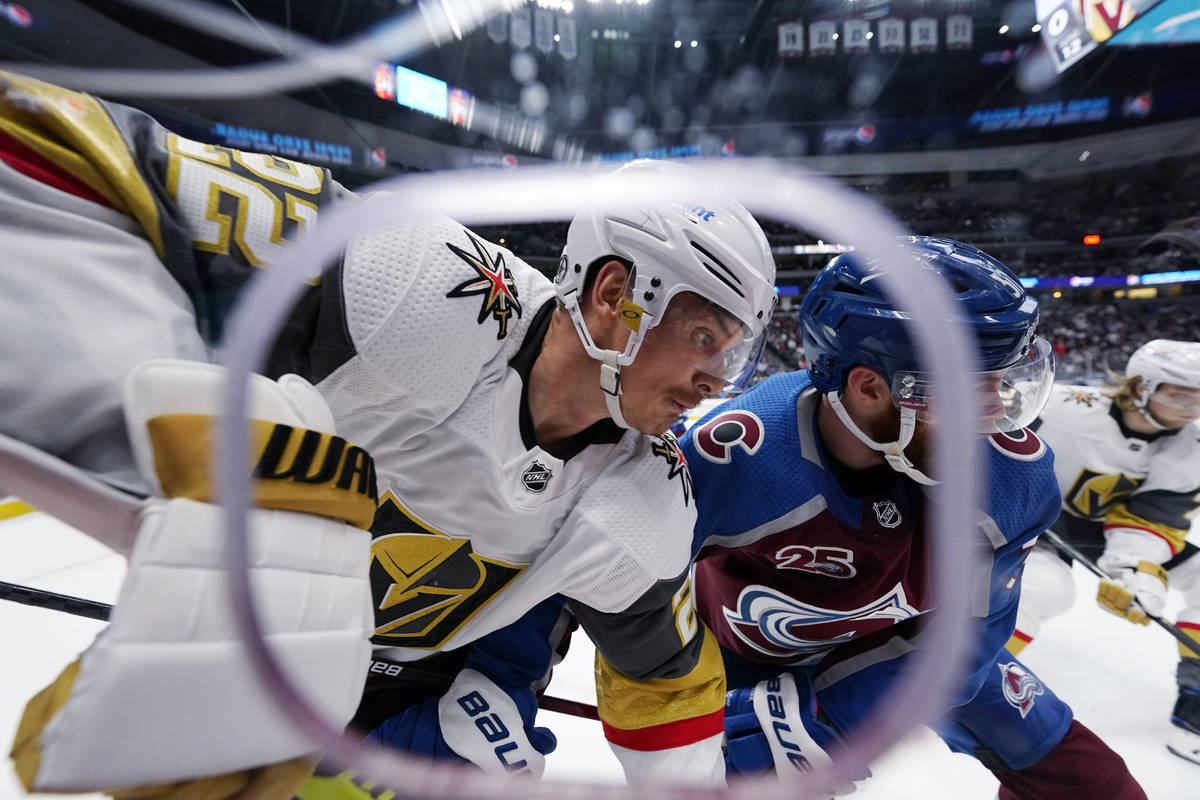 Ryan Reaves' return for Golden Knights sparks physical game vs