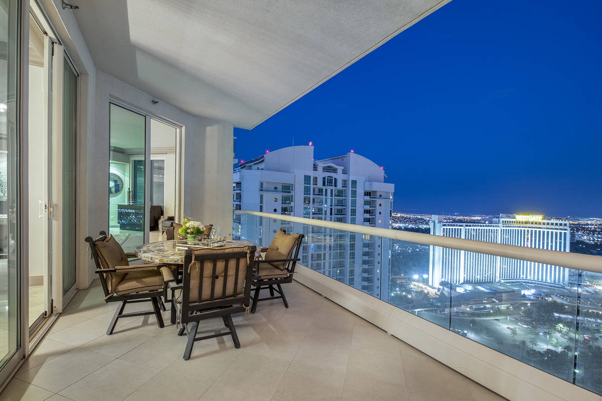 The high-rise condo market is heating up in Las Vegas and it's expected to continue. This 4,0 ...