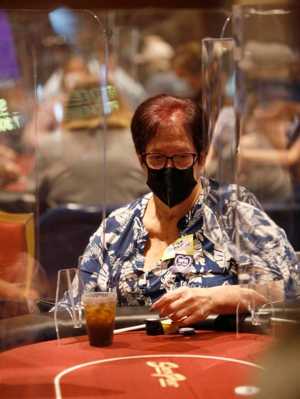 Linda Johnson, Poker Hall of Fame inductee, plays in $175 No-Limit Hold'em Ladies tournament du ...