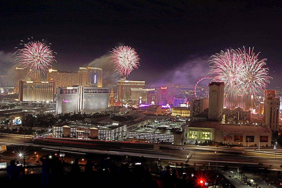 Las Vegas Strip celebrates 4th of July with fireworks — PHOTOS Local