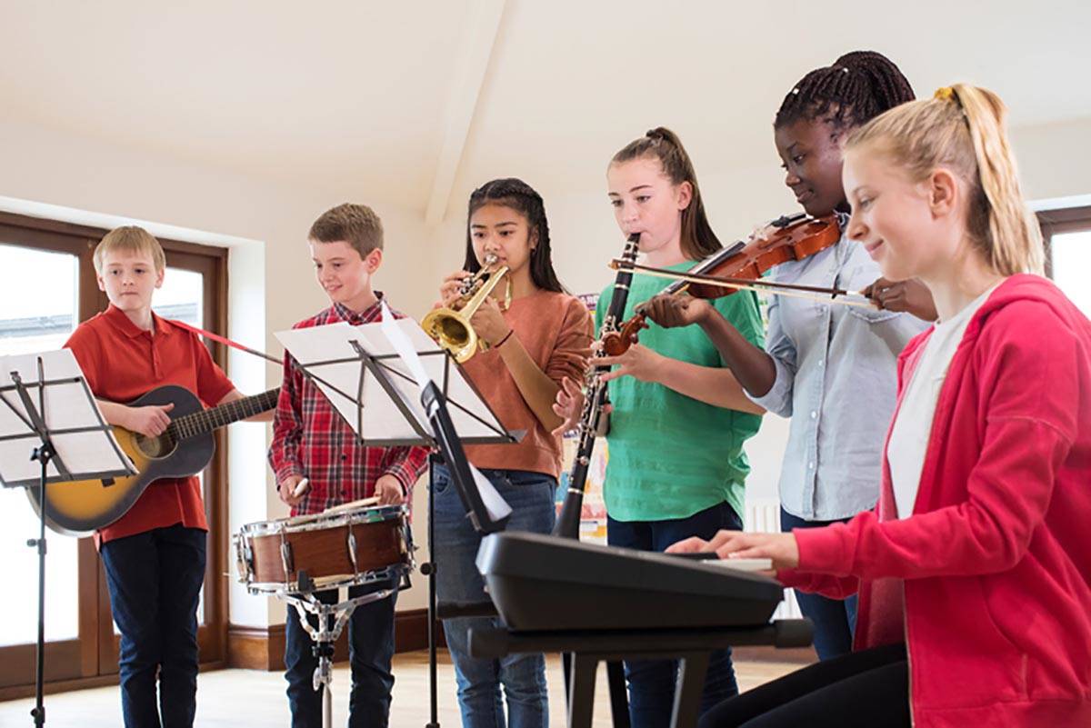5 ways to save on your children’s extracurriculars