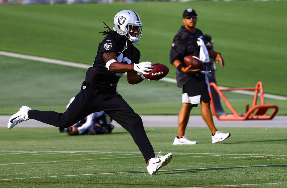 Raiders linebacker Cory Littleton trains during an NFL football minicamp at Raiders headquarter ...