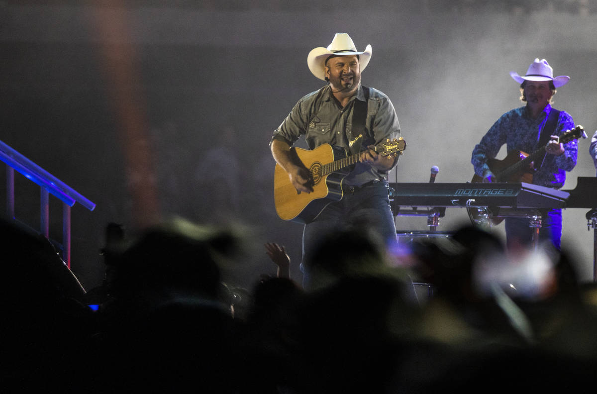Garth Brooks to ‘reassess’ tour because of COVID surge