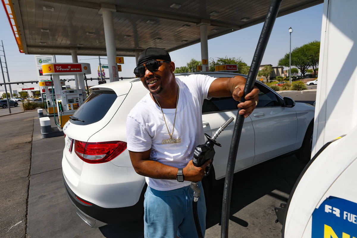 Deangeles Phipps speaks to the Review-Journal as he fills his car with gas at a Shell station o ...