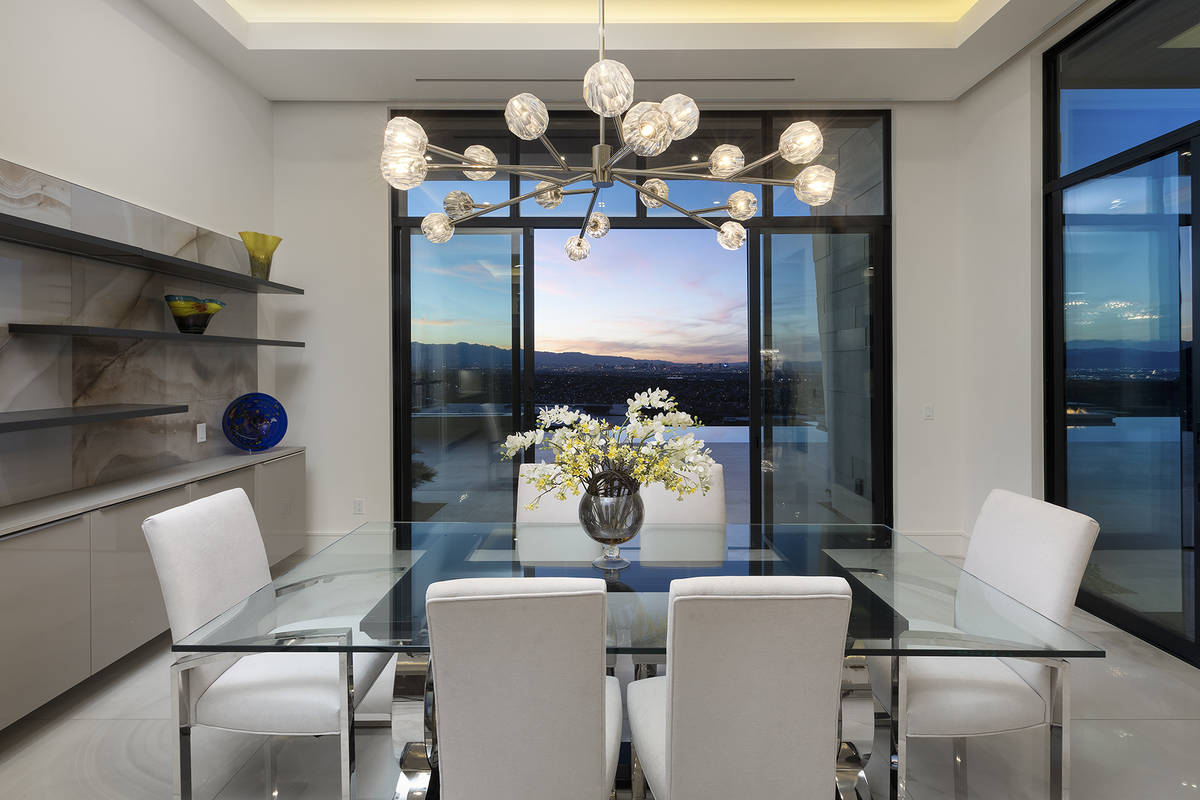 A second dining room. (Kristen Routh-Silberman)