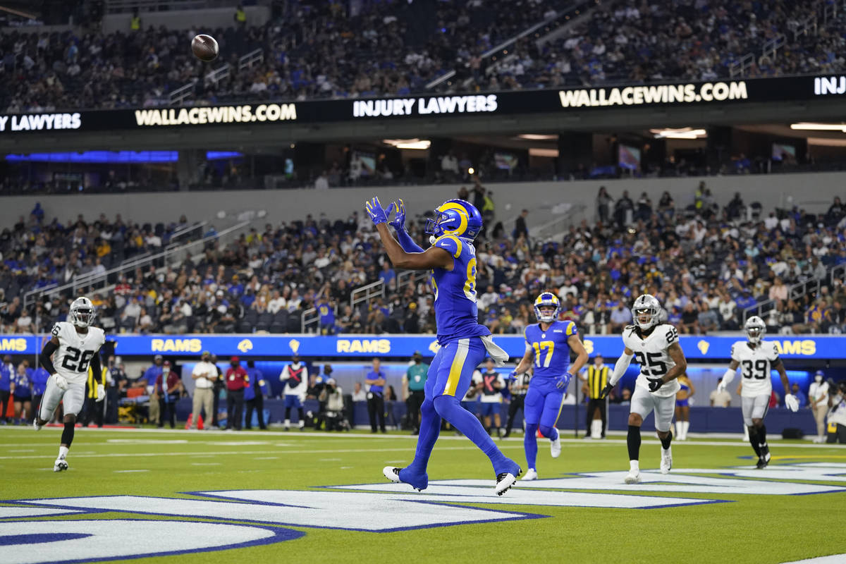 Los Angeles Rams tight end Kendall Blanton catches a touchdown pass during the first half of a ...