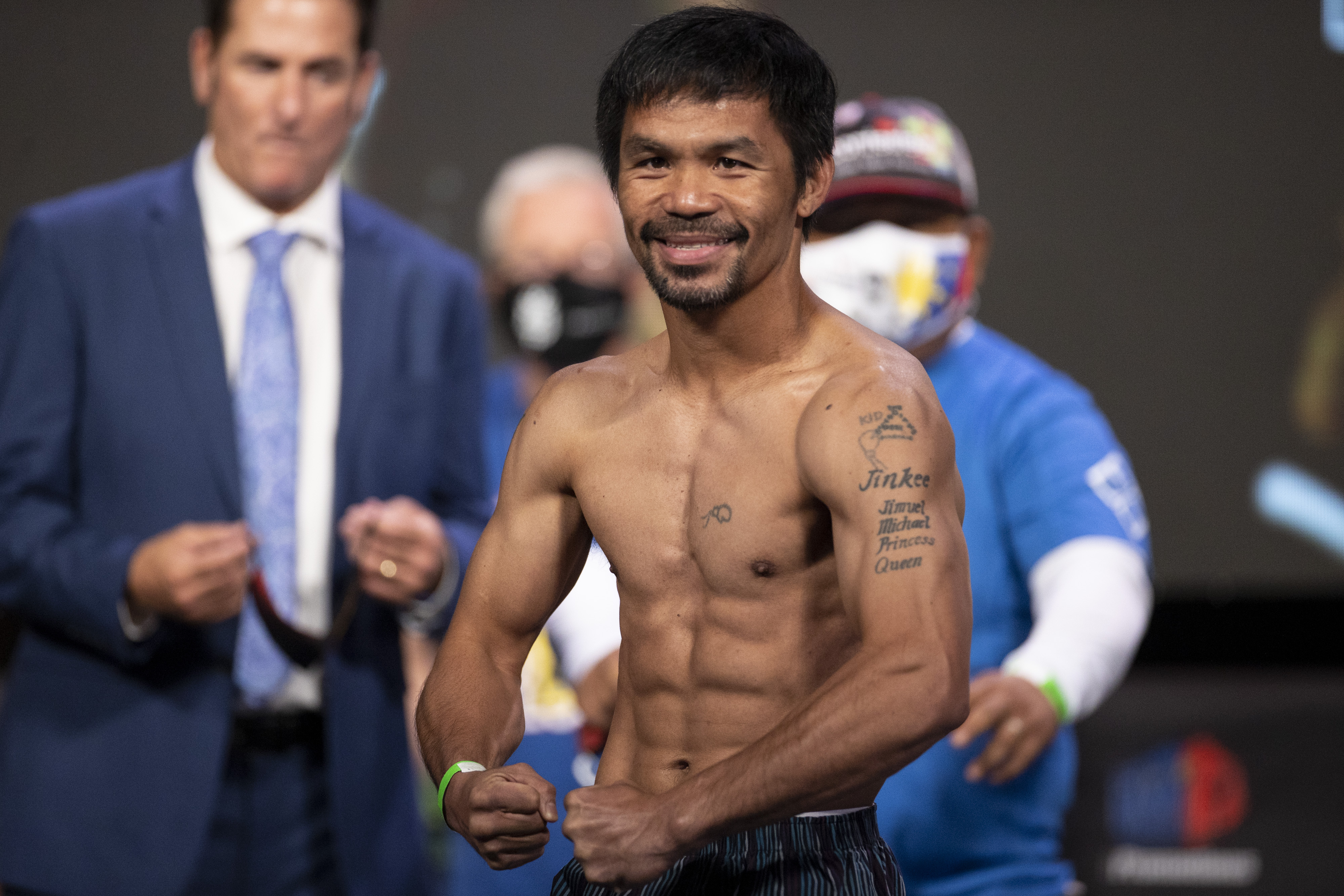 Manny Pacquiao amazingly holds his own against Father Time | Las Vegas Review-Journal