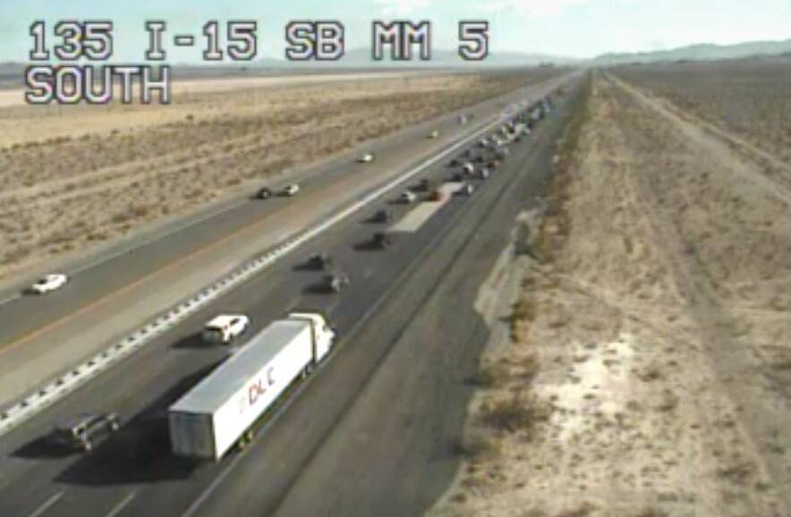 Southbound Interstate 15 traffic builds at mile marker 5 north of Primm on Monday, Sept. 6, 202 ...