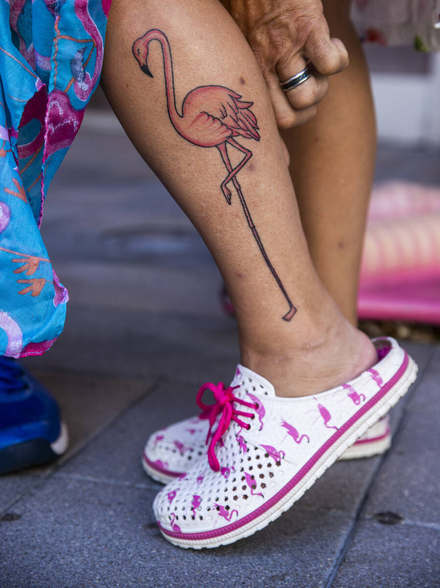 Small Flamingo Tattoo  Flamingo tatuagem Tatuagem no tornozelo Tatuagens  pequenas